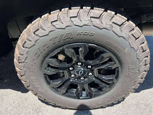 Certified 2023 Chevrolet Silverado 1500 ZR2 w/ Technology Package AWD/4WD image 12