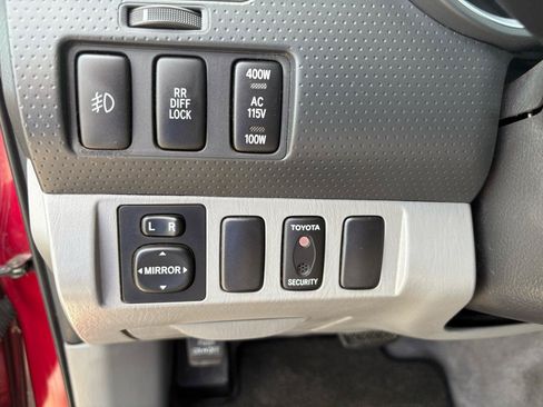 Used 2005 Toyota Tacoma PreRunner RWD image 23