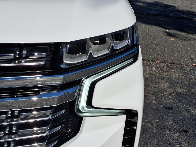 Used 2023 Chevrolet Suburban Premier RWD image 9