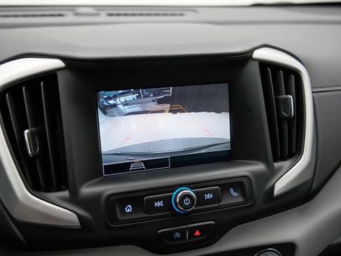 Used 2023 GMC Terrain SLE w/ Driver Convenience Package FWD image 3