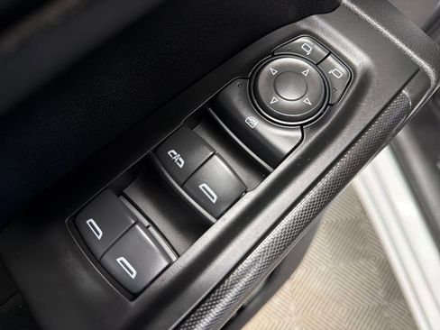 Used 2025 Chevrolet Silverado 1500 Custom image 17