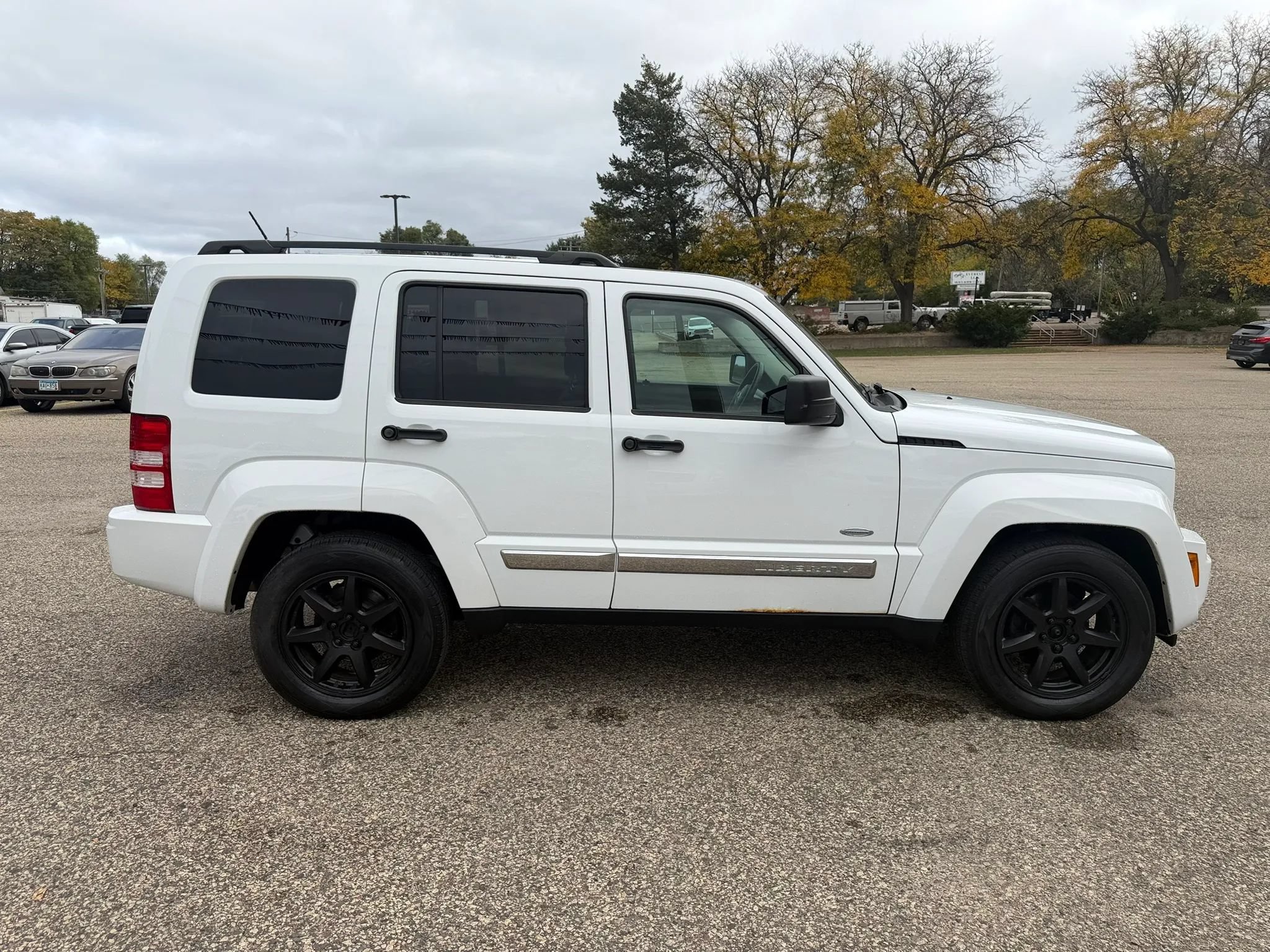Used 2012 Jeep Liberty Sport AWD/4WD image 7