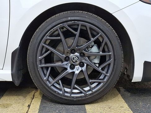 Used 2025 Toyota Camry SE w/ Convenience Package image 8