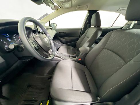 Used 2025 Toyota Corolla LE FWD image 14