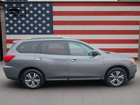 Used 2018 Nissan Pathfinder S AWD/4WD image 4