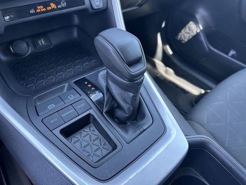 Used 2025 Toyota RAV4 XLE image 22