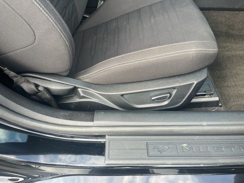 Used 2016 Ford Mustang GT RWD image 32