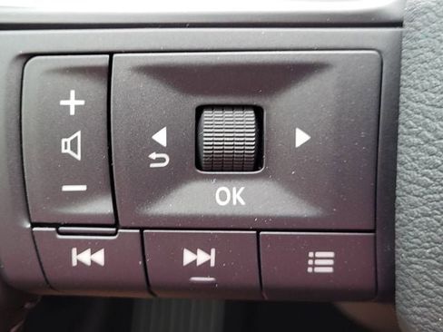 New 2026 Nissan Pathfinder SV AWD/4WD image 9
