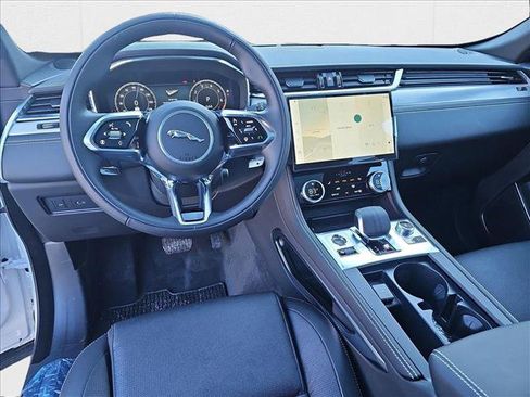New 2025 Jaguar F-PACE R-Dynamic S image 16