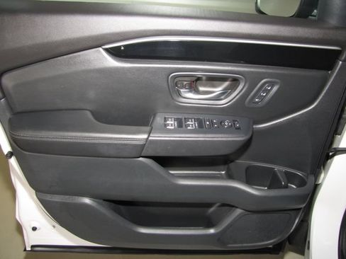 Certified 2023 Honda Pilot Touring image 10
