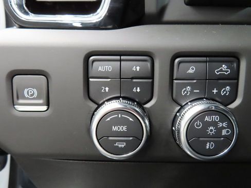 Used 2024 GMC Sierra 1500 AT4 w/ Technology Package image 61