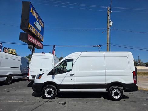 Used 2023 Ford Transit 250 Medium Roof image 4