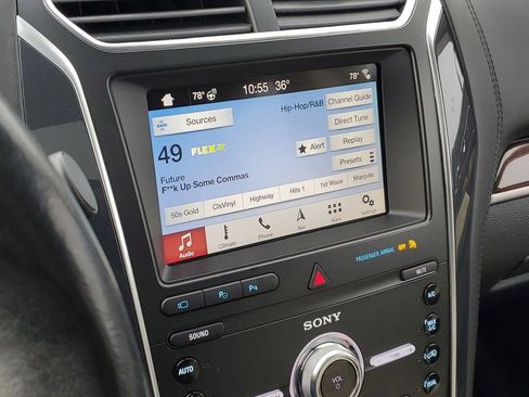 Used 2019 Ford Explorer Platinum image 16