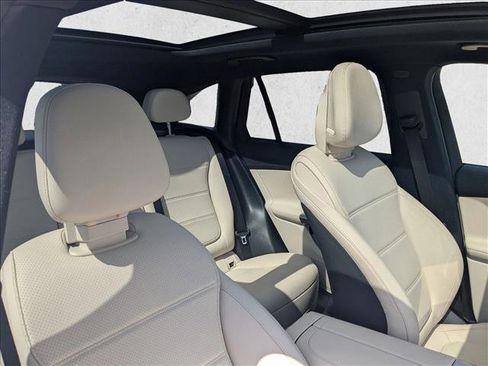 Used 2023 Mercedes-Benz GLC 300 4MATIC w/ Exclusive Trim Package image 21