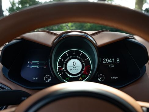 Used 2020 Aston Martin DBS Superleggera RWD image 9