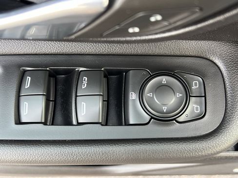 Used 2023 GMC Terrain Denali image 12