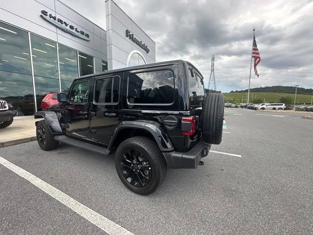 Used 2025 Jeep Wrangler Unlimited Sahara AWD/4WD image 35