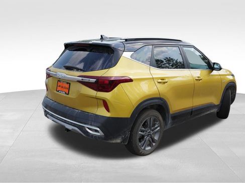 Certified 2023 Kia Seltos S w/ Navigation Package AWD/4WD image 3