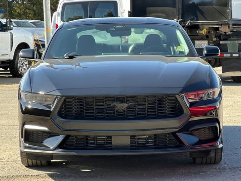 Used 2025 Ford Mustang Coupe image 9