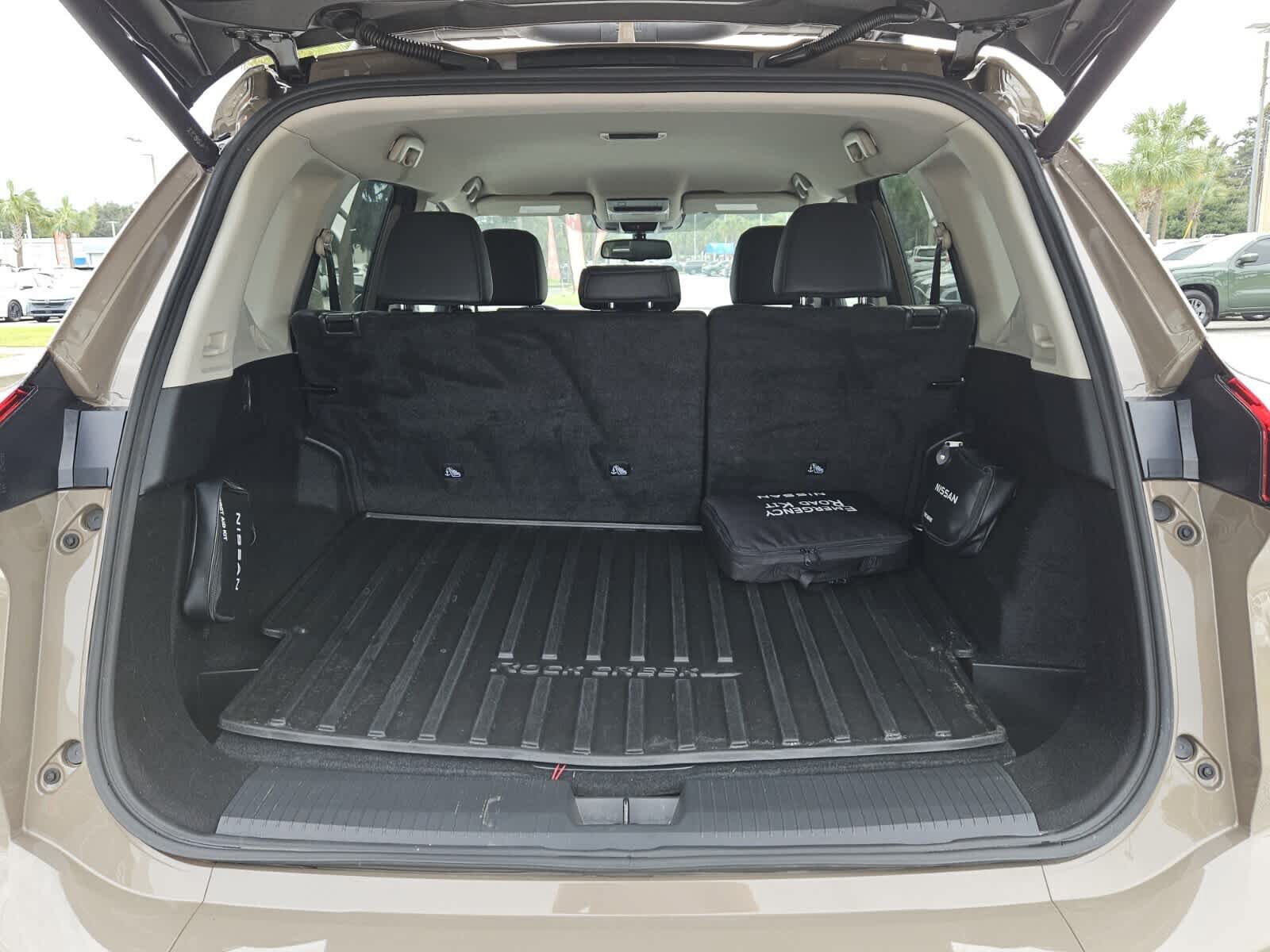 Used 2025 Nissan Rogue SV w/ Rock Creek Premium Package AWD/4WD image 6