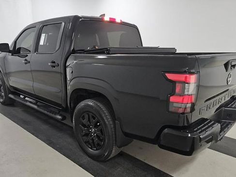Used 2023 Nissan Frontier SV w/ Midnight Edition Package AWD/4WD image 5
