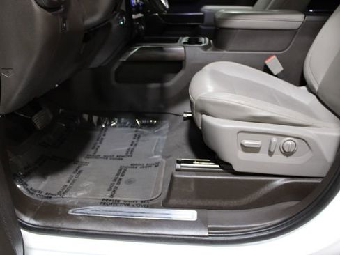 Used 2021 GMC Sierra 1500 SLT image 16