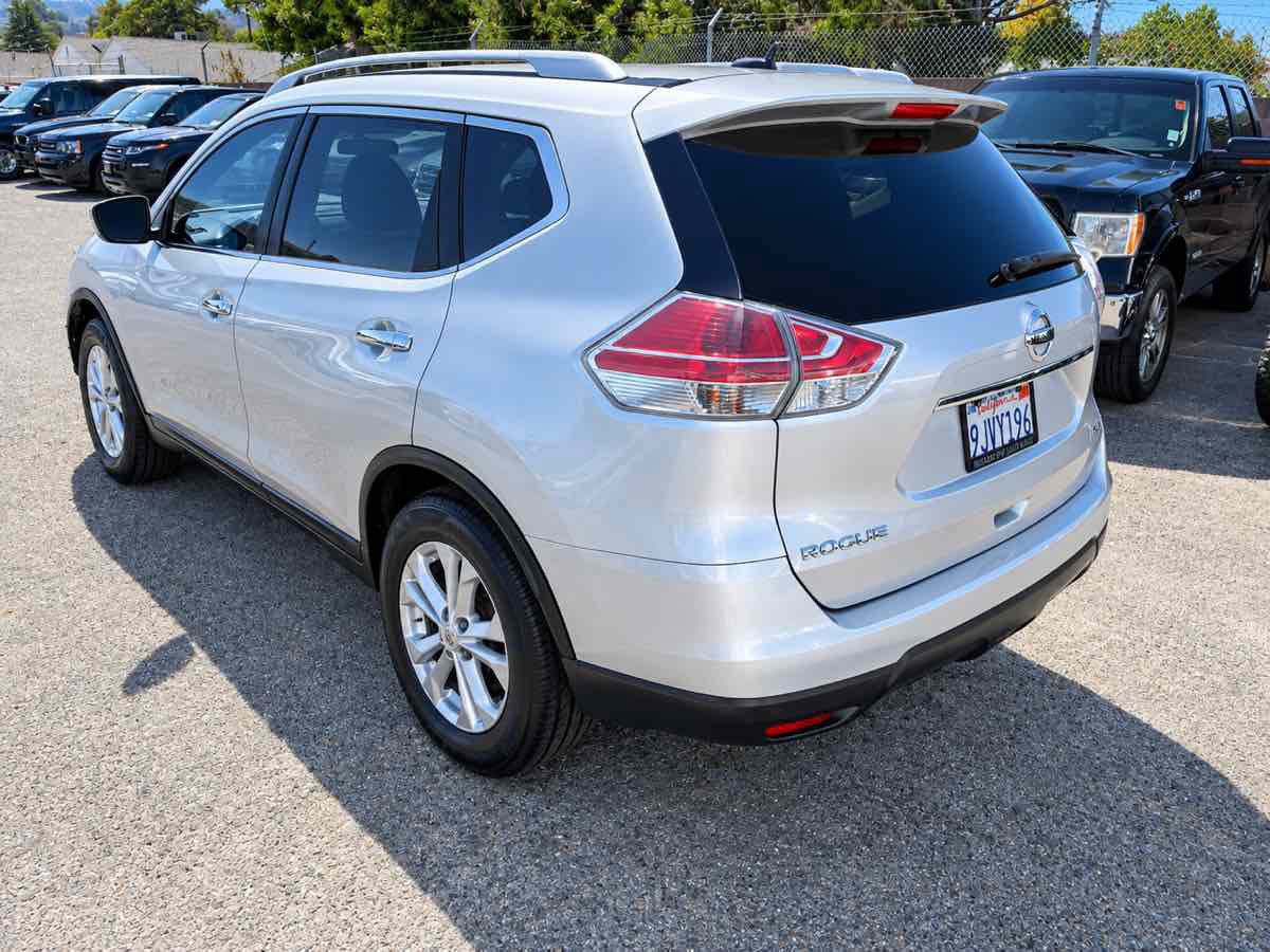 Used 2016 Nissan Rogue SV FWD image 4