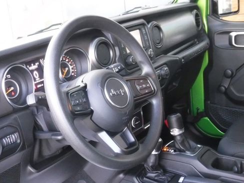 Used 2019 Jeep Wrangler Unlimited Sport image 18