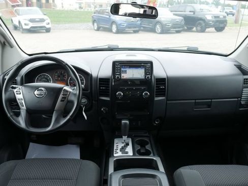 Used 2015 Nissan Titan SV w/ SV Value Truck Package AWD/4WD image 5