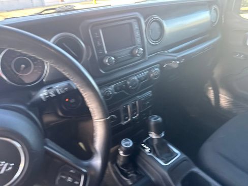 Used 2019 Jeep Wrangler Sport AWD/4WD image 13