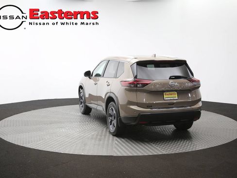 Used 2024 Nissan Rogue SV w/ SV Premium Package FWD image 65