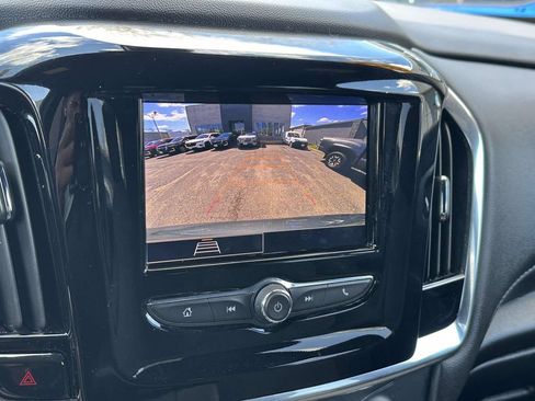 Used 2023 Chevrolet Traverse LT FWD image 25