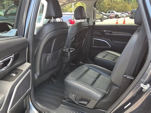 Used 2021 Kia Telluride EX w/ EX Premium Package FWD image 11