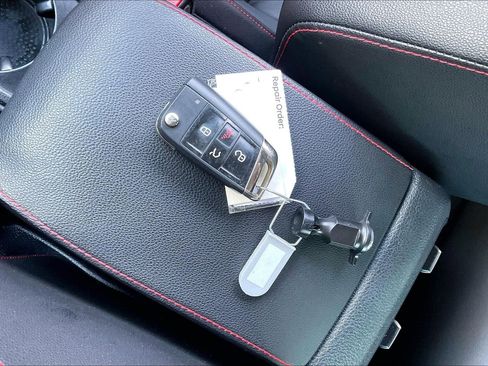 Used 2017 Volkswagen GTI Sport image 35