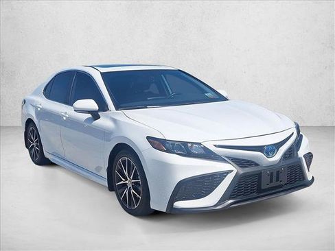Certified 2024 Toyota Camry SE w/ Audio Upgrade Package FWD image 3