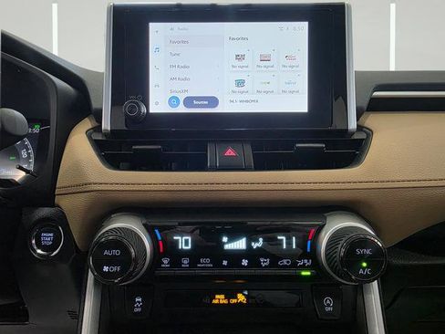 Used 2025 Toyota RAV4 XLE image 17