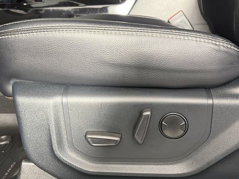 Used 2021 Ford F250 Lariat w/ Lariat Ultimate Package AWD/4WD image 27