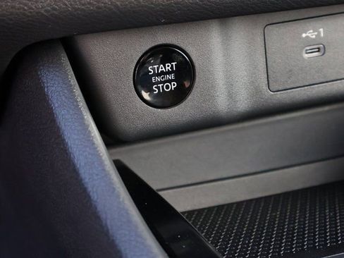 Used 2026 Nissan Rogue SV image 32