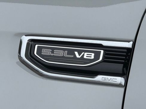 Used 2025 GMC Sierra 1500 SLT image 5