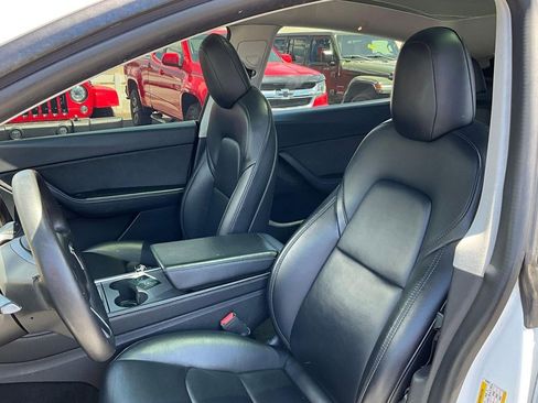 Used 2022 Tesla Model Y Long Range AWD/4WD image 19