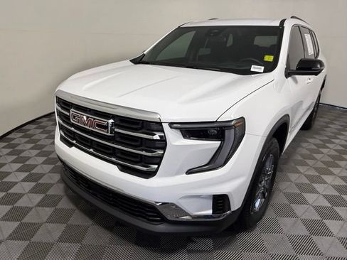 Used 2025 GMC Acadia Elevation FWD image 2