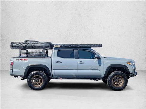 Used 2020 Toyota Tacoma TRD Off-Road w/ Technology Package AWD/4WD image 4