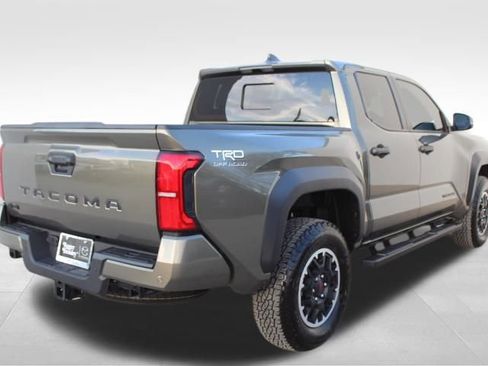 Used 2025 Toyota Tacoma TRD Off-Road w/ TRD Off Road Upgrade Package image 8