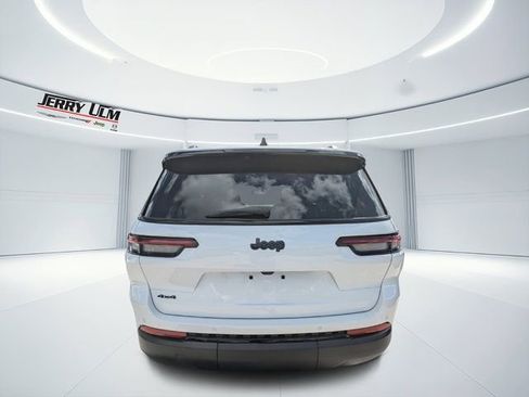 New 2025 Jeep Grand Cherokee L Altitude image 4