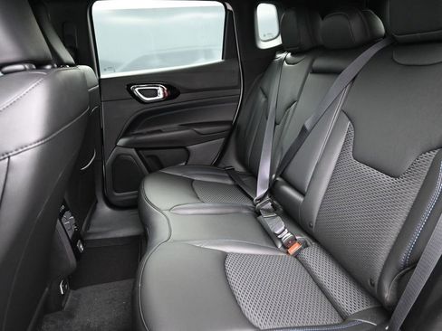 New 2026 Jeep Compass Latitude image 21