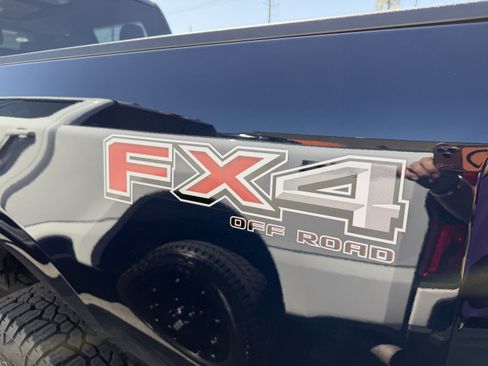 Used 2023 Ford F250 XLT w/ XLT Premium Package AWD/4WD image 6
