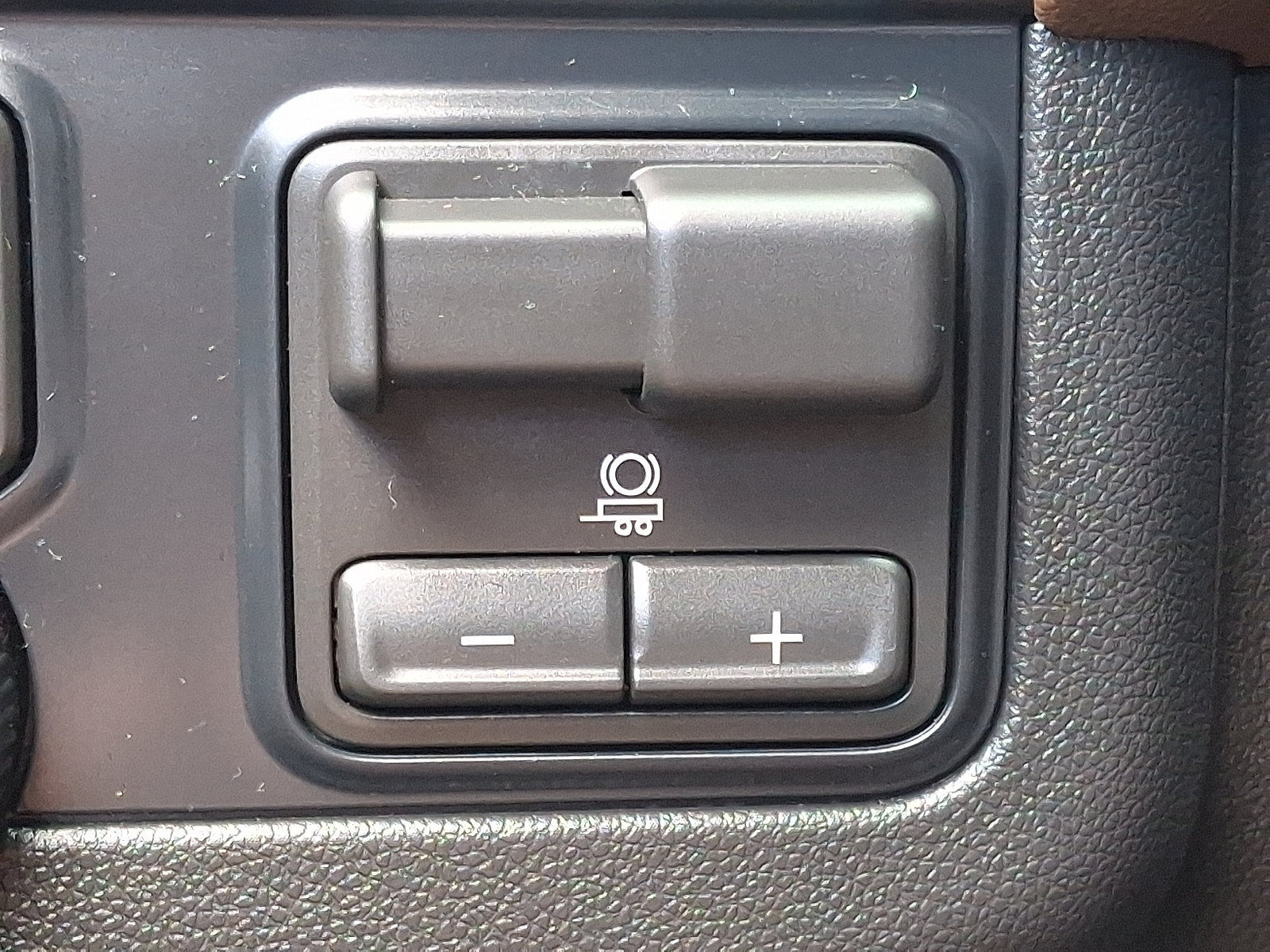 Certified 2026 Chevrolet Suburban High Country AWD/4WD image 25