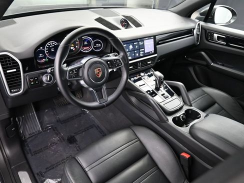Used 2019 Porsche Cayenne image 4