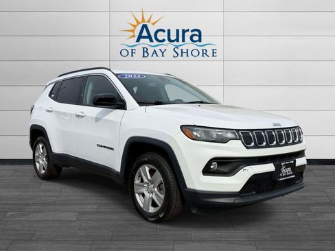 Used 2022 Jeep Compass Latitude image 2