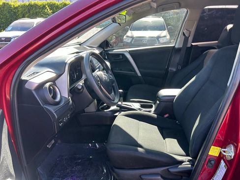 Used 2018 Toyota RAV4 LE w/ All Weather Liner Package AWD/4WD image 18